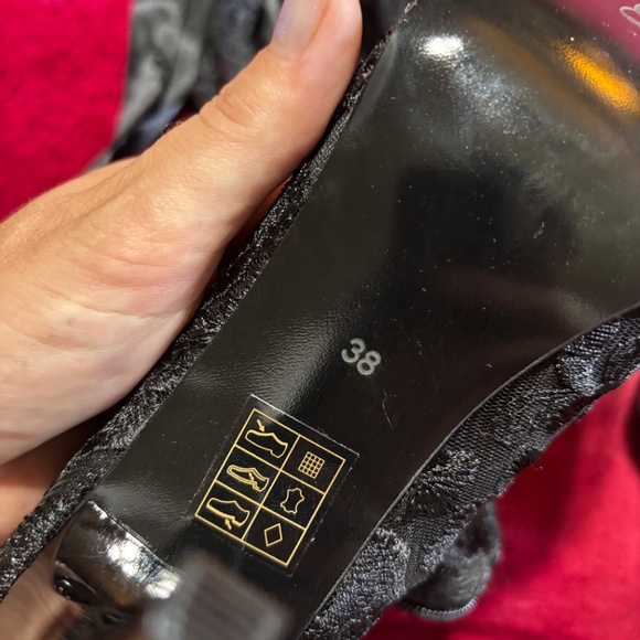 Knee high lace boots - Picture 4 of 6